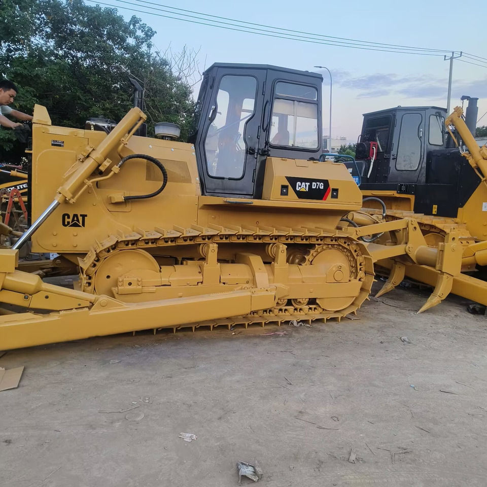 CATERPILLAR D7G CAT D 7 G WITH RIPPER D6G D6R D8R D8N D8T - جرافة: صورة 1 CATERPILLAR D7G CAT D 7 G WITH RIPPER D6G D6R D8R D8N D8T - جرافة: صورة 1