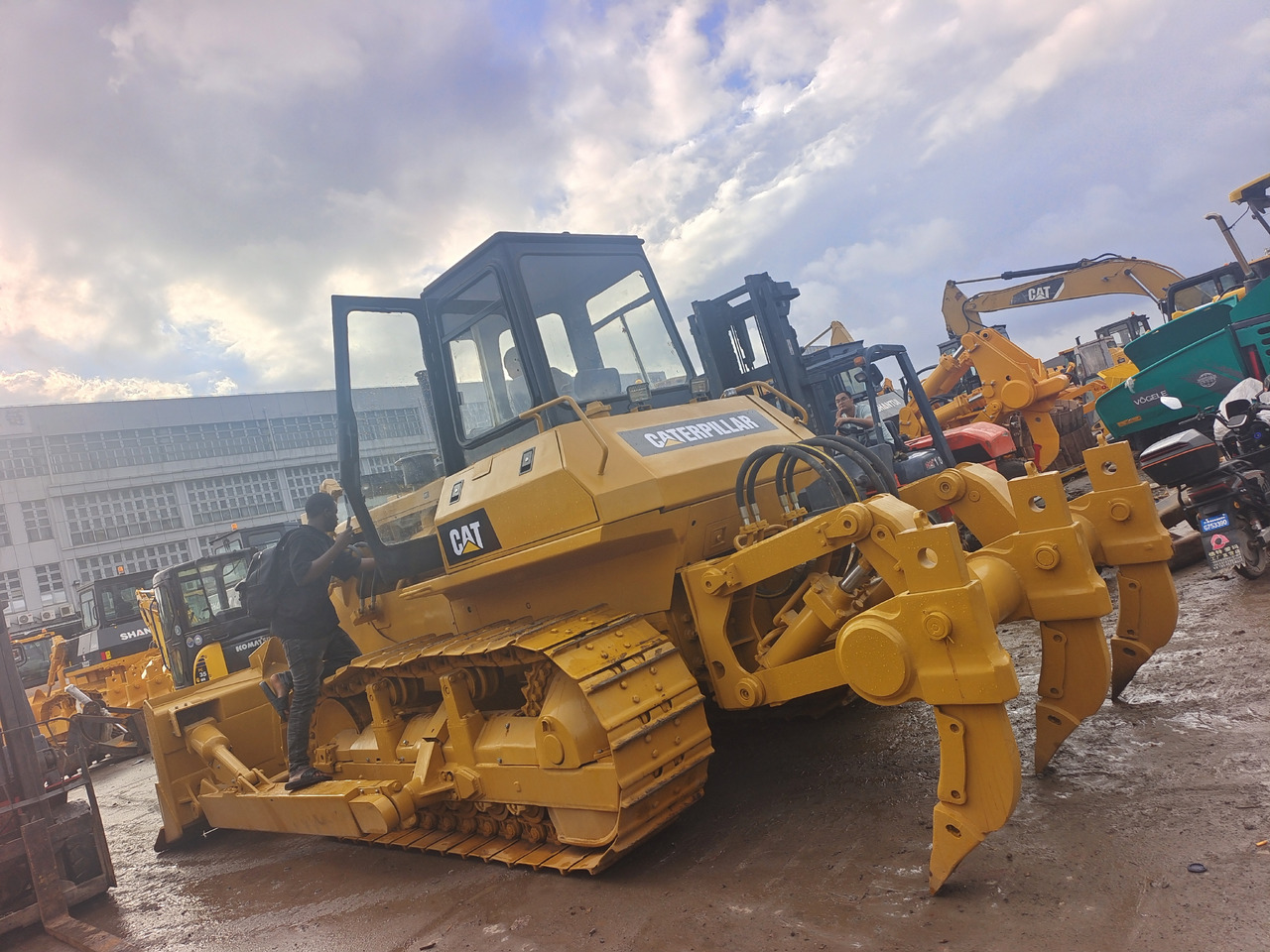 CATERPILLAR D7G D 7 G CAT D8T D8N D8K D6G D5K D6R - جرافة: صورة 1 CATERPILLAR D7G D 7 G CAT D8T D8N D8K D6G D5K D6R - جرافة: صورة 1