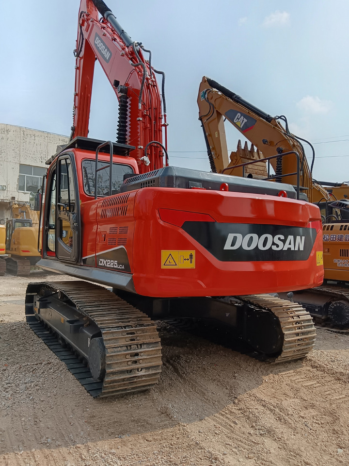 DOOSAN DX225 LCA DX 225 LC - 9C - حفار زحاف: صورة 1 DOOSAN DX225 LCA DX 225 LC - 9C - حفار زحاف: صورة 1