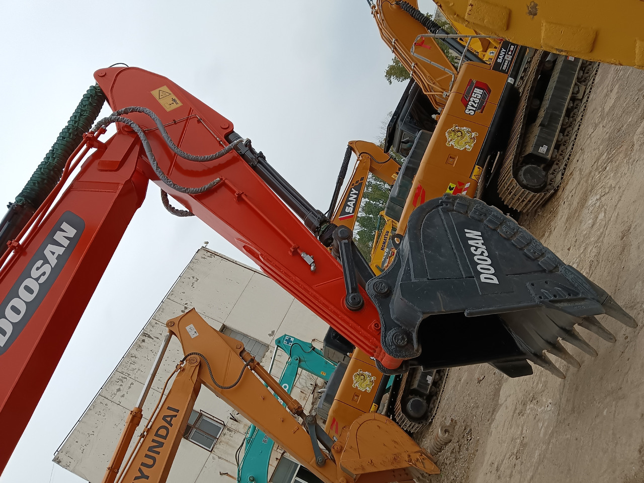 DOOSAN DX225 LC - حفار زحاف: صورة 5 DOOSAN DX225 LC - حفار زحاف: صورة 5