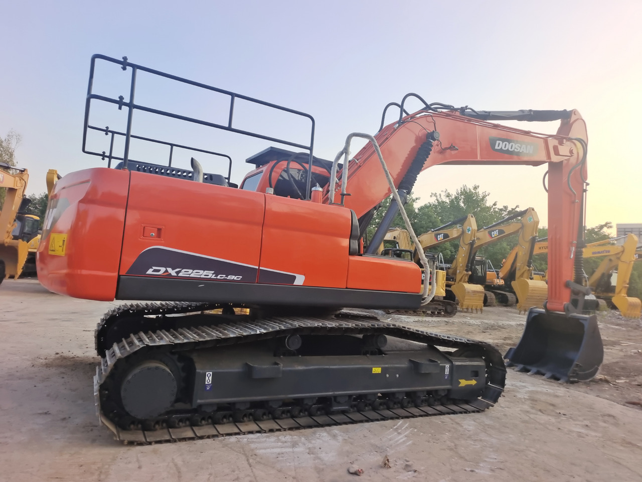 DOOSAN DX225LC-9C - حفار زحاف: صورة 1 DOOSAN DX225LC-9C - حفار زحاف: صورة 1