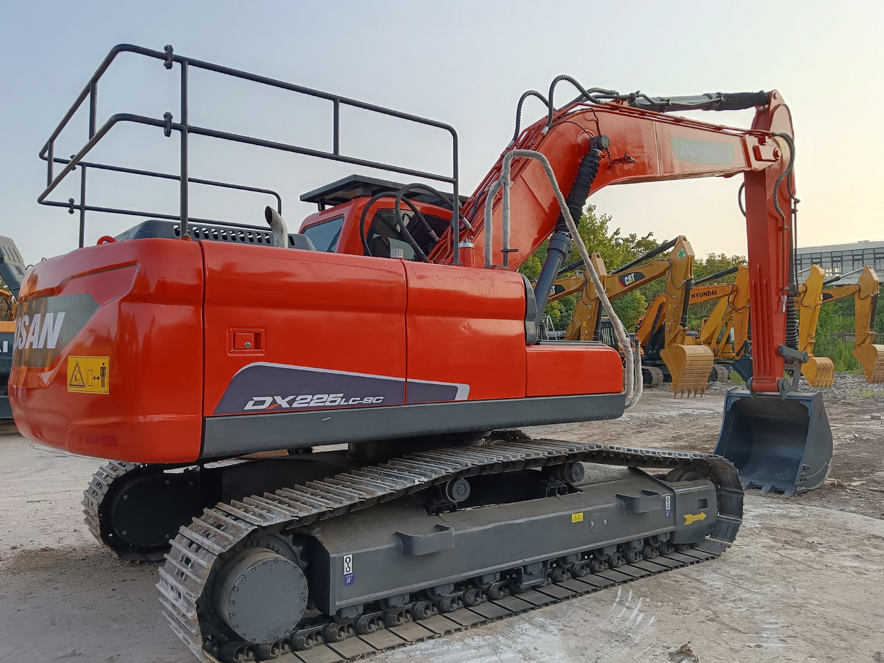 حفار زحاف DOOSAN DX225LCA DX225 LC -9C: صورة 1
