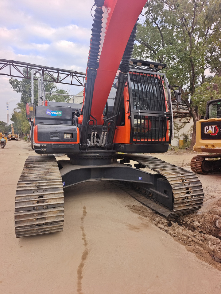 DOOSAN DX225LCA DX225LC-9C - حفار زحاف: صورة 4 DOOSAN DX225LCA DX225LC-9C - حفار زحاف: صورة 4