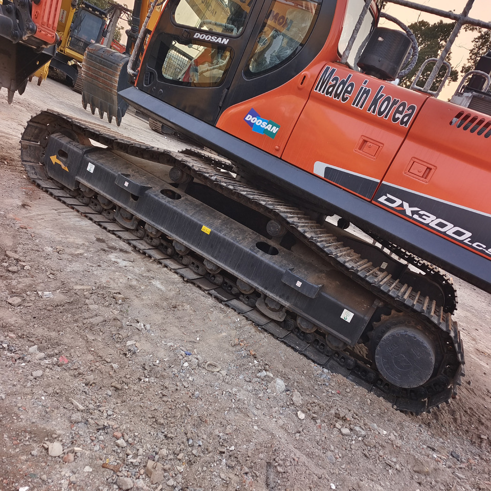 DOOSAN DX300 LC - 9C DX 300 LCA - حفار زحاف: صورة 2 DOOSAN DX300 LC - 9C DX 300 LCA - حفار زحاف: صورة 2
