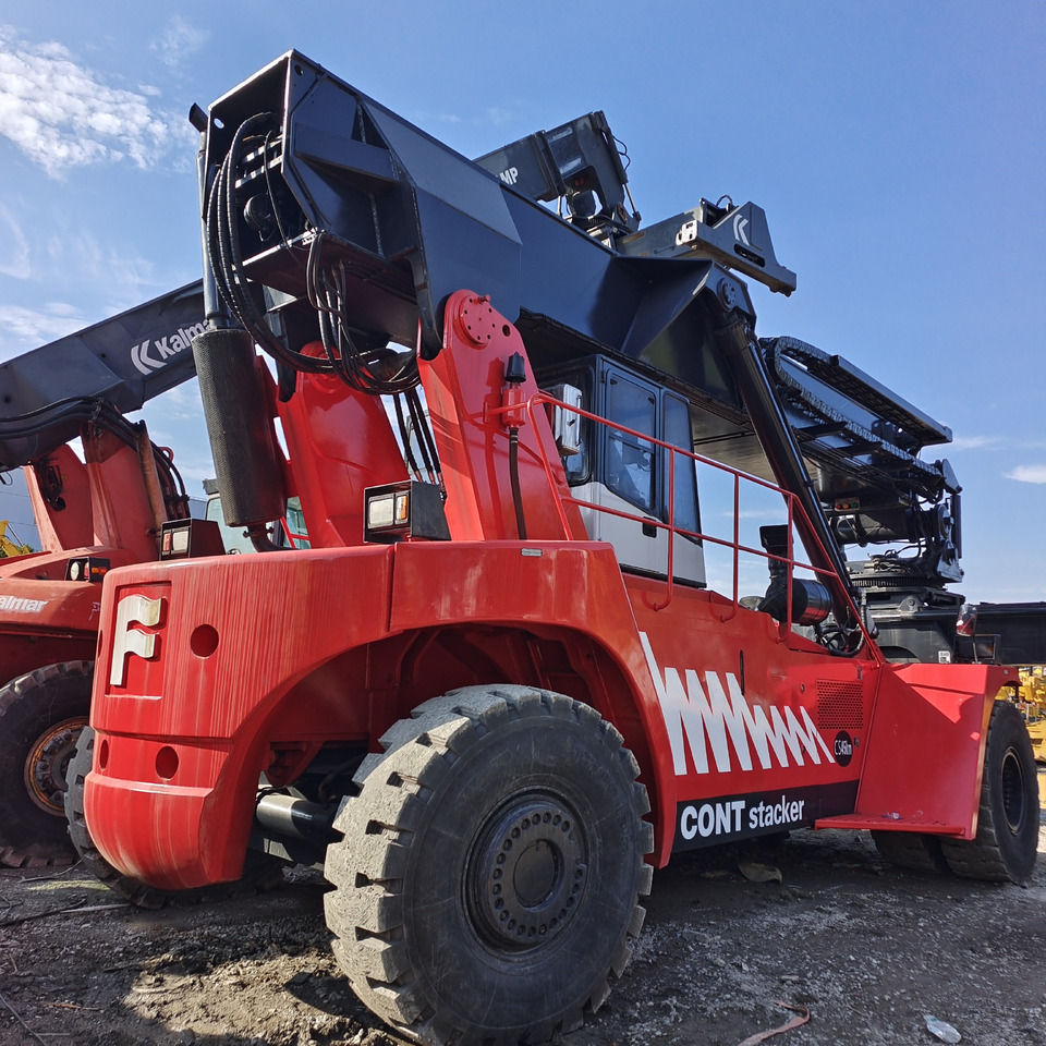 FANTUZZI CS 45 KMHD 45 TON CONTAINER REACH CRANE - المعبِّئ المناول: صورة 2 FANTUZZI CS 45 KMHD 45 TON CONTAINER REACH CRANE - المعبِّئ المناول: صورة 2