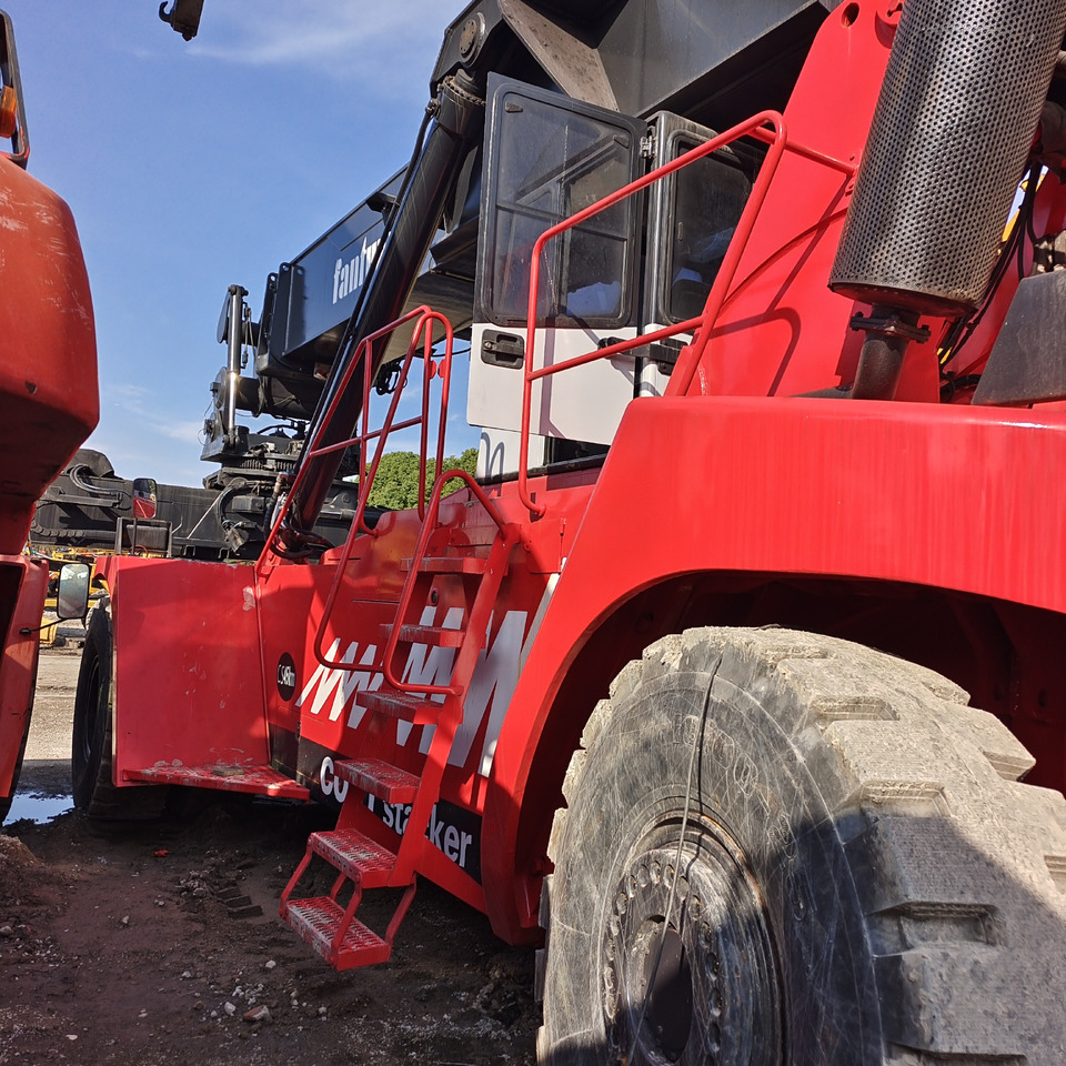 FANTUZZI CS 45 KMHD 45 TON CONTAINER REACH CRANE - المعبِّئ المناول: صورة 4 FANTUZZI CS 45 KMHD 45 TON CONTAINER REACH CRANE - المعبِّئ المناول: صورة 4