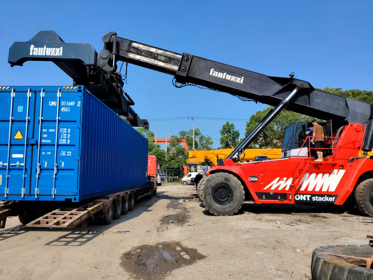 FANTUZZI CS45KM 45 TON - المعبِّئ المناول: صورة 3 FANTUZZI CS45KM 45 TON - المعبِّئ المناول: صورة 3