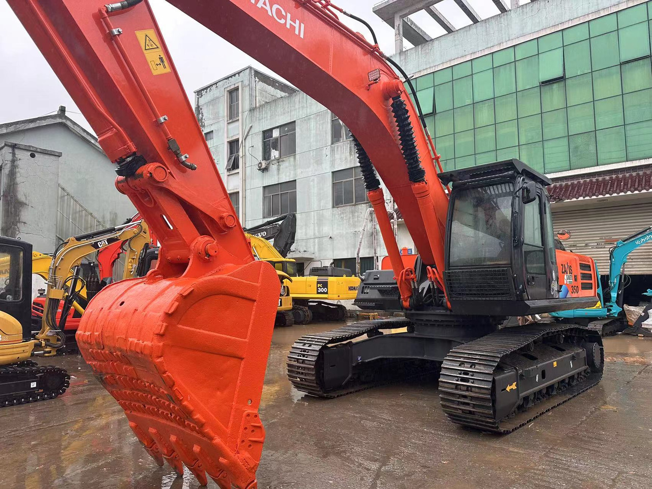 HITACHI ZX350 - حفار زحاف: صورة 4 HITACHI ZX350 - حفار زحاف: صورة 4