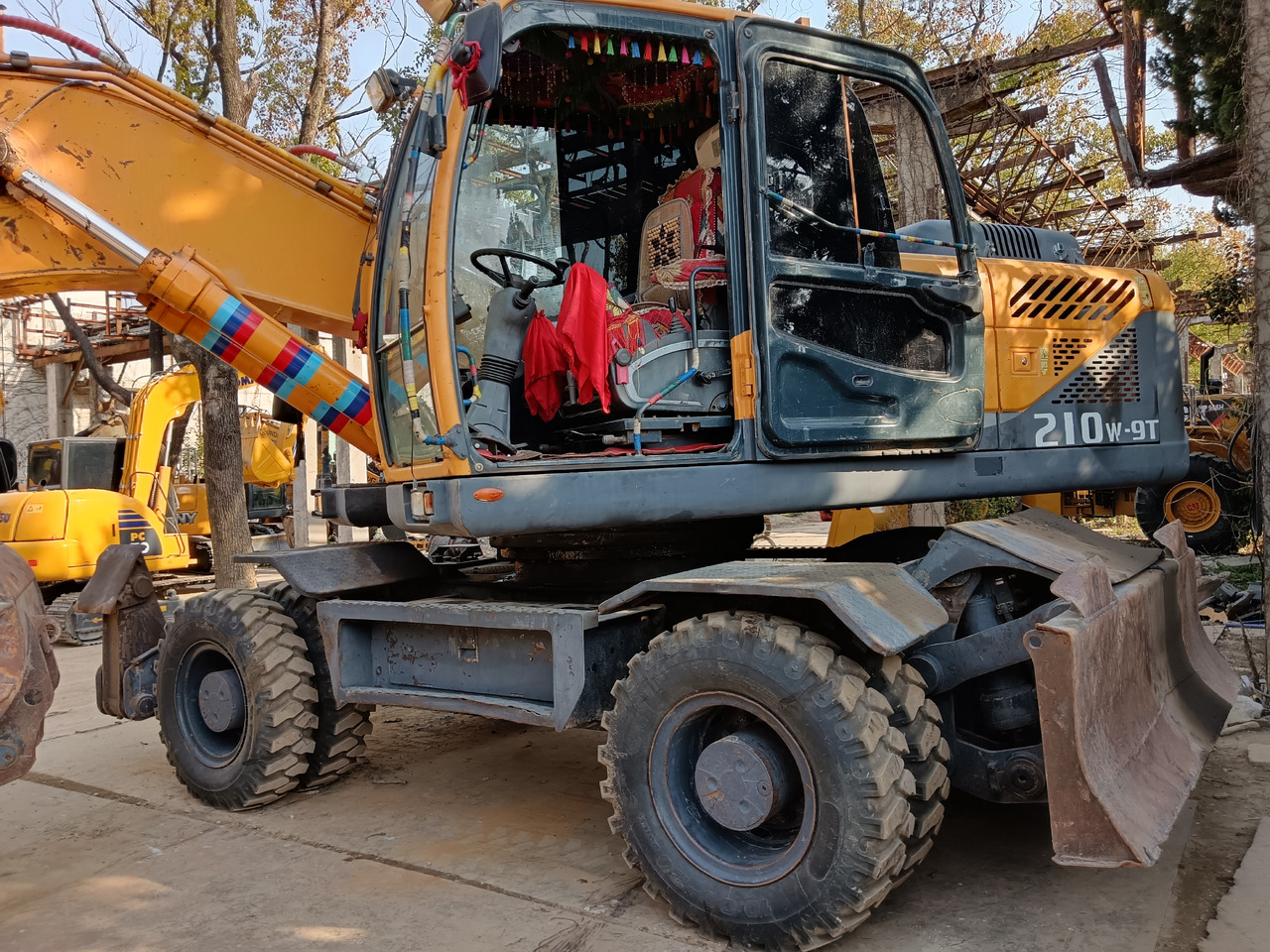 HYUNDAI R210W-9 - حفارة دولاب: صورة 4 HYUNDAI R210W-9 - حفارة دولاب: صورة 4