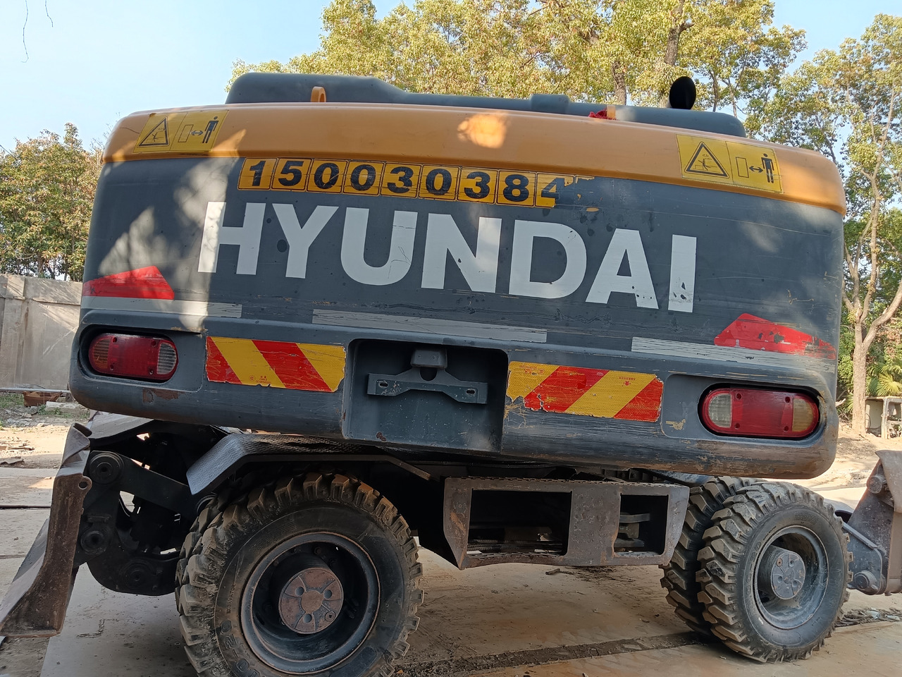 HYUNDAI R210W-9 - حفارة دولاب: صورة 2 HYUNDAI R210W-9 - حفارة دولاب: صورة 2