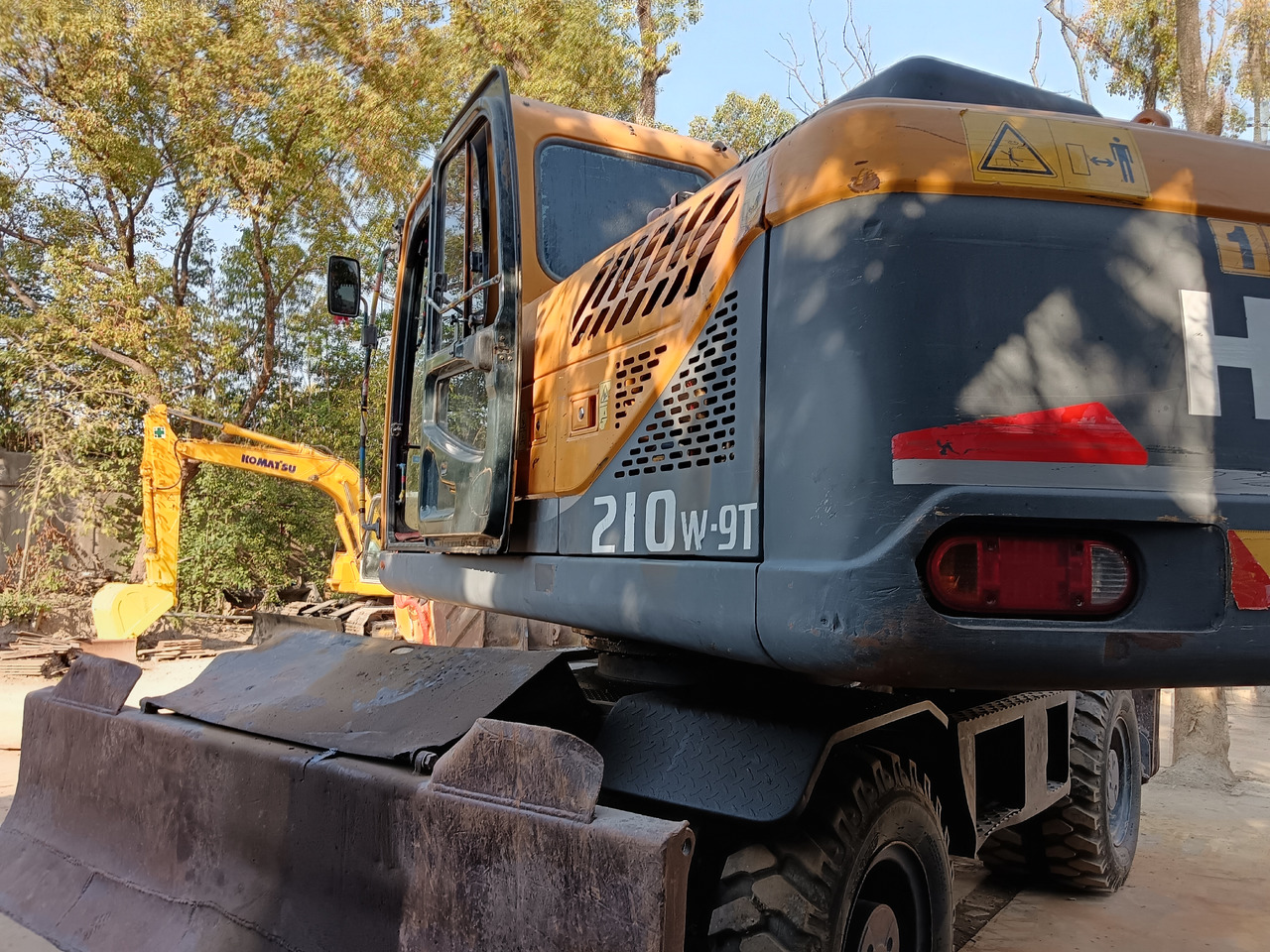 HYUNDAI R210W-9 - حفارة دولاب: صورة 3 HYUNDAI R210W-9 - حفارة دولاب: صورة 3