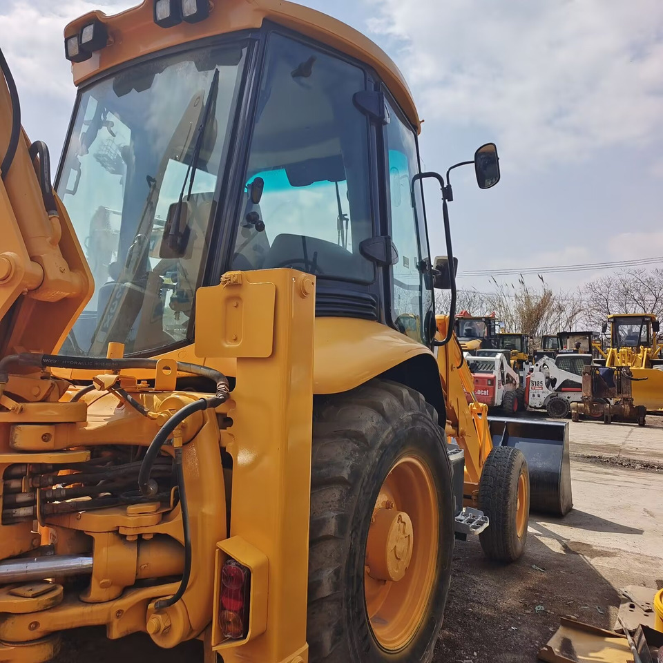 JCB 3CX MADE IN UK Jcb 3 CX 4 CX - جرافة حفار: صورة 1 JCB 3CX MADE IN UK Jcb 3 CX 4 CX - جرافة حفار: صورة 1
