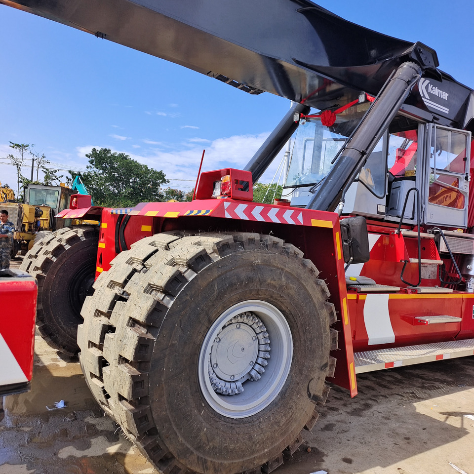 KALMAR DRF450 DRT450 DRT DRD DRU 450 45 TON - المعبِّئ المناول: صورة 4 KALMAR DRF450 DRT450 DRT DRD DRU 450 45 TON - المعبِّئ المناول: صورة 4