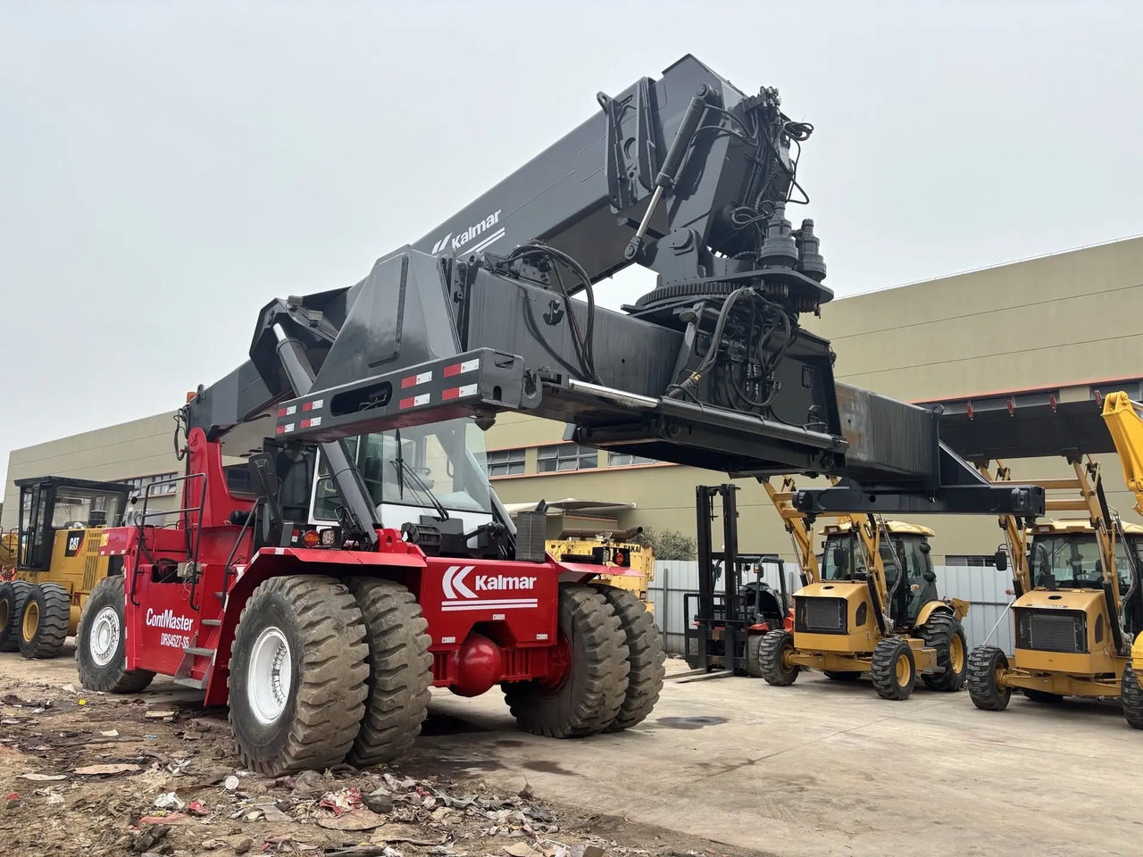 KALMAR DRS 4527 - S5 DRF450 DRT 450 45TON CONTAINER HANDLER - المعبِّئ المناول: صورة 2 KALMAR DRS 4527 - S5 DRF450 DRT 450 45TON CONTAINER HANDLER - المعبِّئ المناول: صورة 2