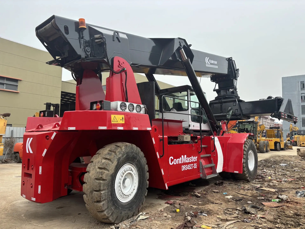 KALMAR DRS 4527 - S5 DRF450 DRT 450 45TON CONTAINER HANDLER - المعبِّئ المناول: صورة 1 KALMAR DRS 4527 - S5 DRF450 DRT 450 45TON CONTAINER HANDLER - المعبِّئ المناول: صورة 1