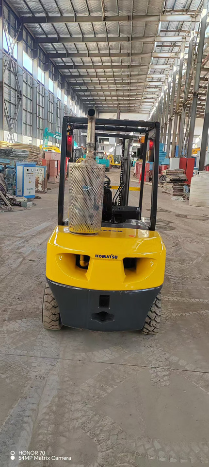 KOMATSU FD 30 - رافعة شوكية ديزل: صورة 2 KOMATSU FD 30 - رافعة شوكية ديزل: صورة 2
