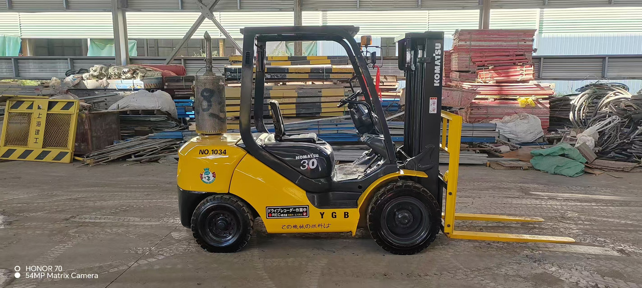 KOMATSU FD 30 - رافعة شوكية ديزل: صورة 3 KOMATSU FD 30 - رافعة شوكية ديزل: صورة 3