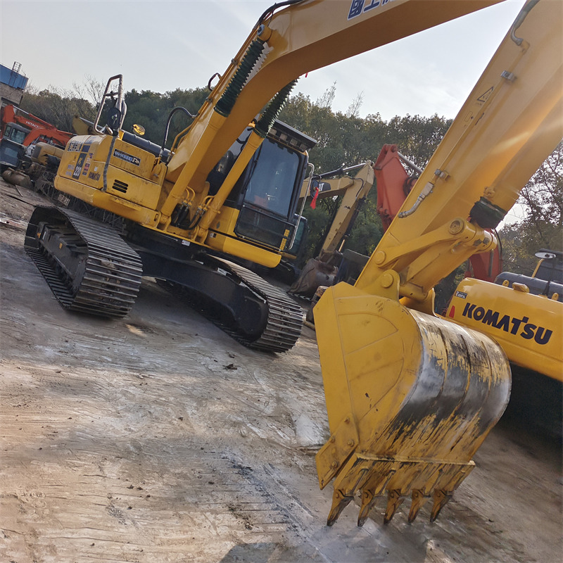 KOMATSU PC 220 - 8 N1 - حفار زحاف: صورة 5 KOMATSU PC 220 - 8 N1 - حفار زحاف: صورة 5