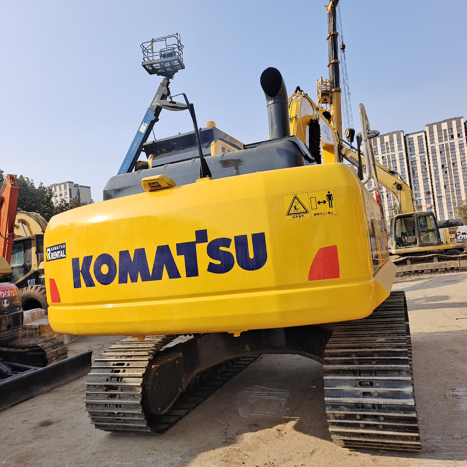 KOMATSU PC200-8 PC 200 - 8 - حفار زحاف: صورة 2 KOMATSU PC200-8 PC 200 - 8 - حفار زحاف: صورة 2