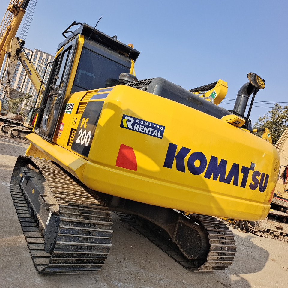 KOMATSU PC200-8 PC 200 - 8 - حفار زحاف: صورة 4 KOMATSU PC200-8 PC 200 - 8 - حفار زحاف: صورة 4