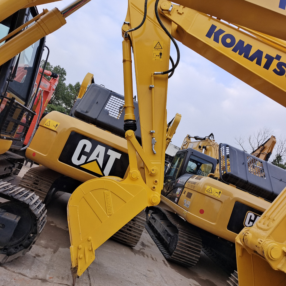 KOMATSU PC210-8 PC210LC PC220-8 PC200-8 PC240 - حفار زحاف: صورة 2 KOMATSU PC210-8 PC210LC PC220-8 PC200-8 PC240 - حفار زحاف: صورة 2