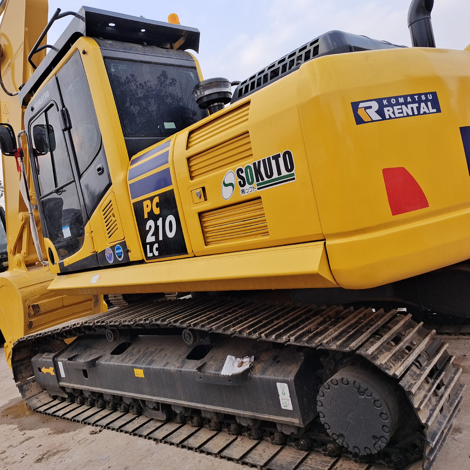 KOMATSU PC210-8 PC210LC PC220-8 PC200-8 PC240 - حفار زحاف: صورة 1 KOMATSU PC210-8 PC210LC PC220-8 PC200-8 PC240 - حفار زحاف: صورة 1