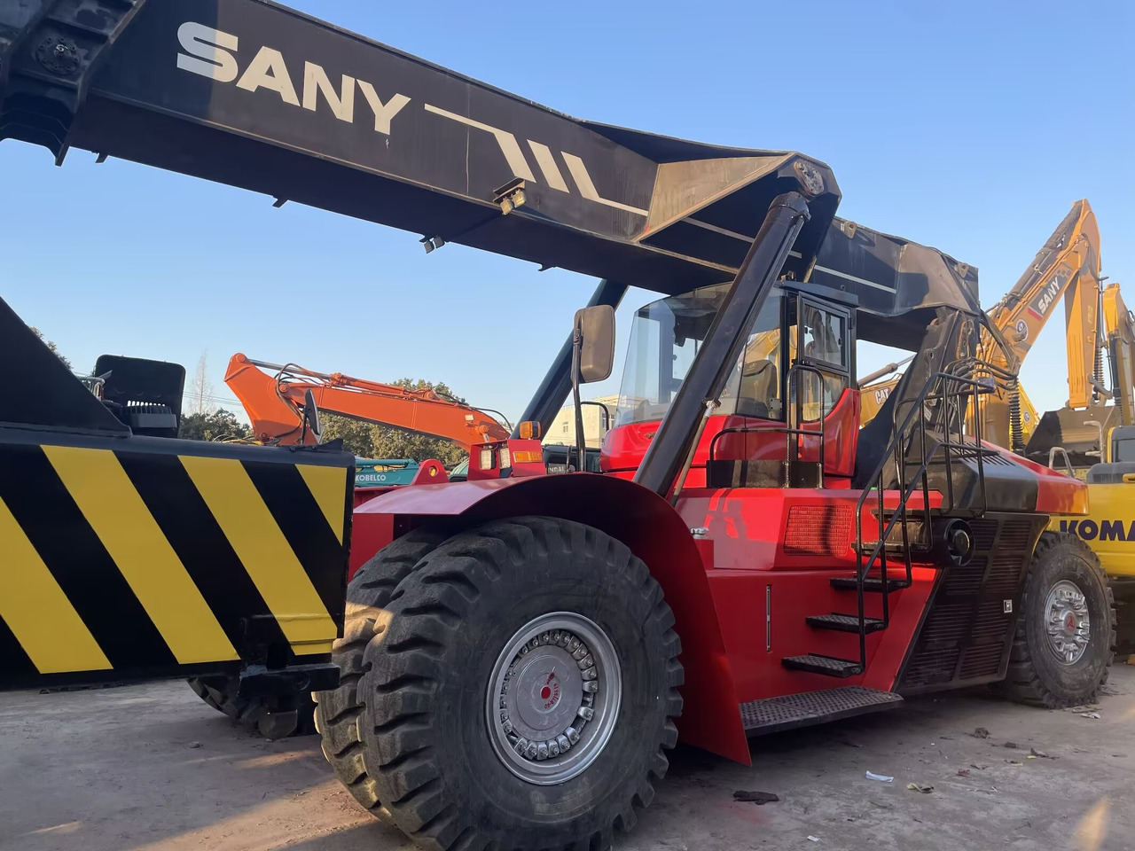 SANY SRSC45C30 45 TON CAPACITY - المعبِّئ المناول: صورة 2 SANY SRSC45C30 45 TON CAPACITY - المعبِّئ المناول: صورة 2