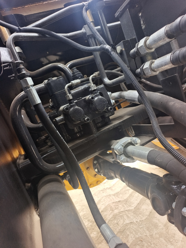 SDLG 956L LG 956 L 956F 958L 958F 968L 968F - اللودر بعجل: صورة 5 SDLG 956L LG 956 L 956F 958L 958F 968L 968F - اللودر بعجل: صورة 5