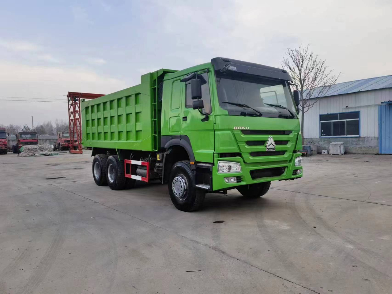 SINOTRUK HOWO 6*4 8*4 DUMP TRUCK - شاحنة قلاب: صورة 4 SINOTRUK HOWO 6*4 8*4 DUMP TRUCK - شاحنة قلاب: صورة 4