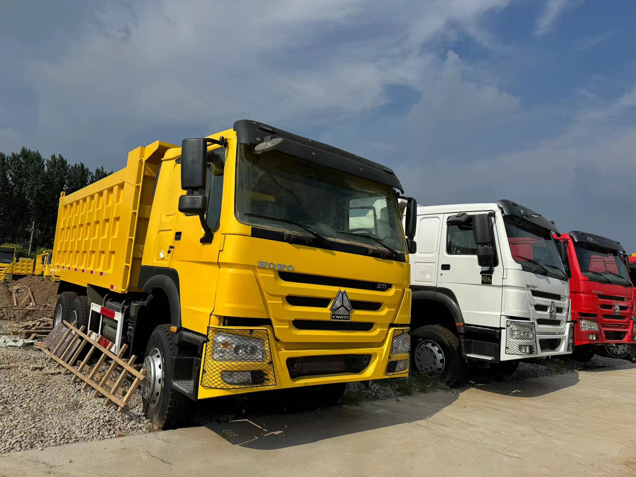 SINOTRUK HOWO 6*4 8*4 DUMP TRUCK - شاحنة قلاب: صورة 2 SINOTRUK HOWO 6*4 8*4 DUMP TRUCK - شاحنة قلاب: صورة 2