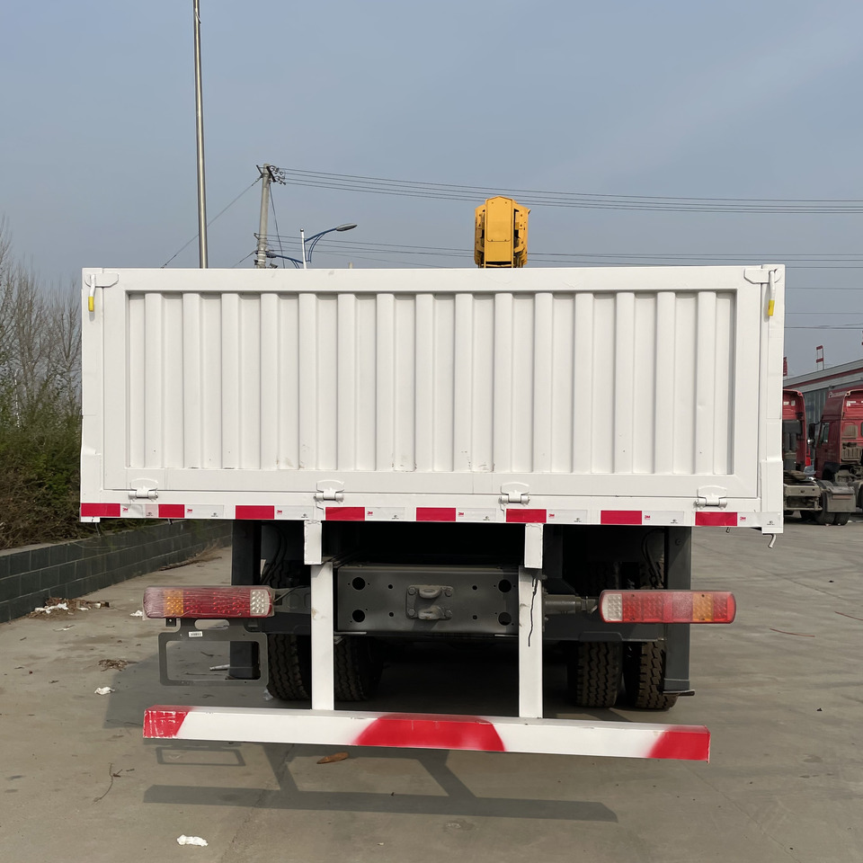 SINOTRUK HOWO 8 TON Knuckle Boom Crane TRUCK MOUNTED CRANE - شاحنة كرين: صورة 5 SINOTRUK HOWO 8 TON Knuckle Boom Crane TRUCK MOUNTED CRANE - شاحنة كرين: صورة 5