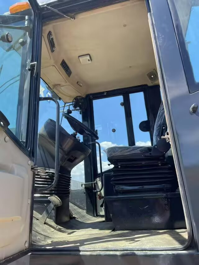 XCMG XS 222J 223J 263J 183J 163J - مدحلة اسفلت: صورة 2 XCMG XS 222J 223J 263J 183J 163J - مدحلة اسفلت: صورة 2