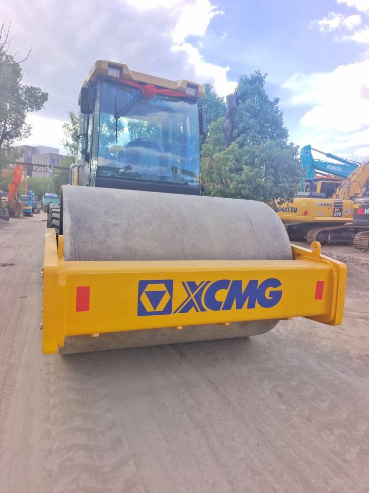 XCMG XS 223J - مدحلة اسفلت: صورة 3 XCMG XS 223J - مدحلة اسفلت: صورة 3