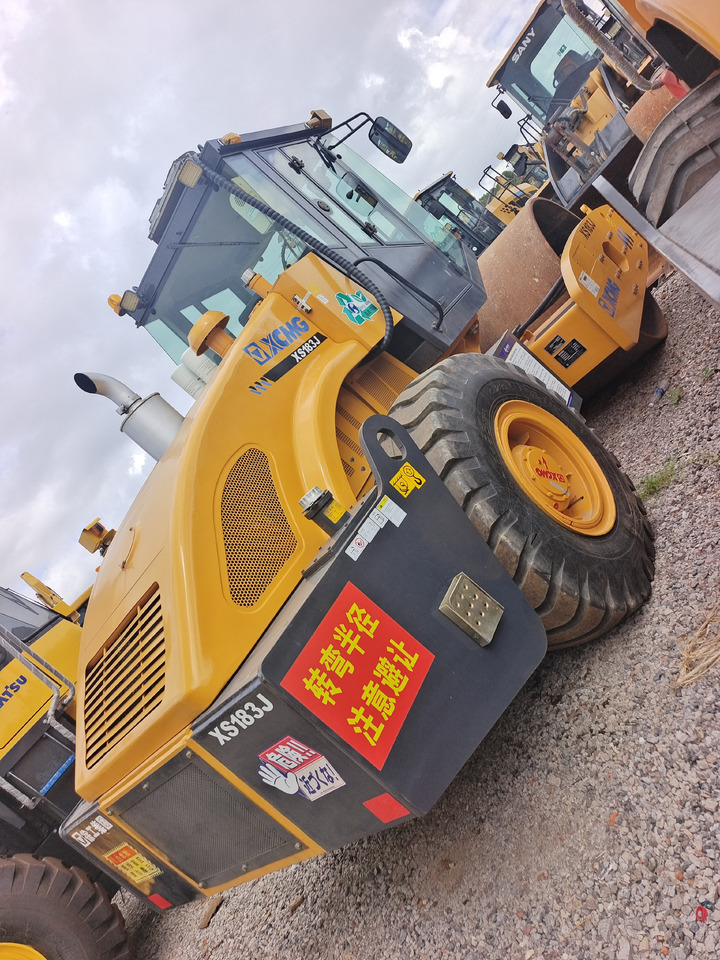 XCMG XS183J - مدحلة اسفلت: صورة 3 XCMG XS183J - مدحلة اسفلت: صورة 3