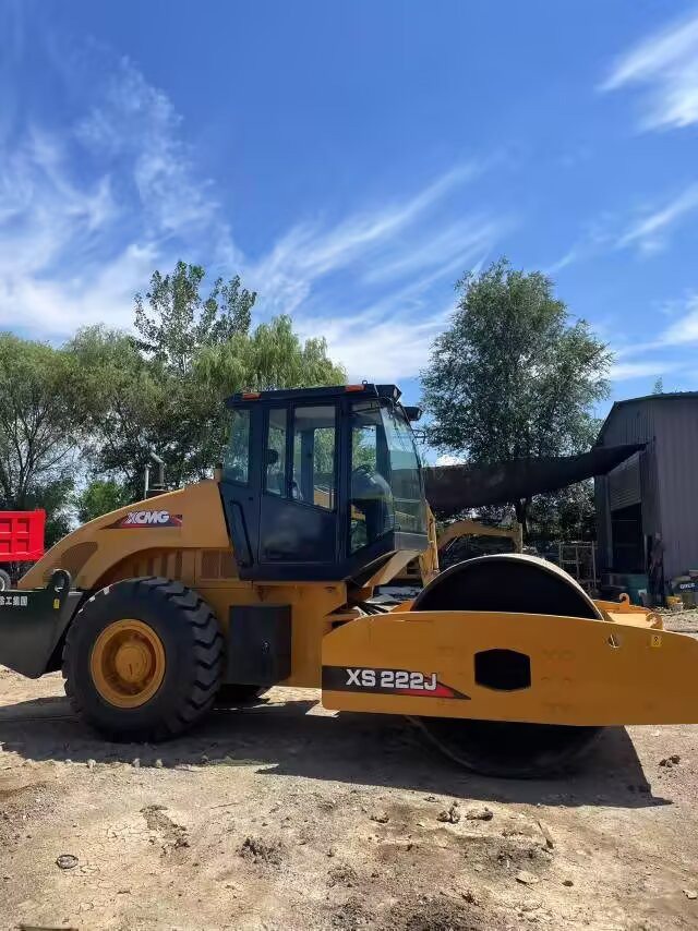 XCMG XS222J XS223J XS263J - مدحلة اسفلت: صورة 4 XCMG XS222J XS223J XS263J - مدحلة اسفلت: صورة 4