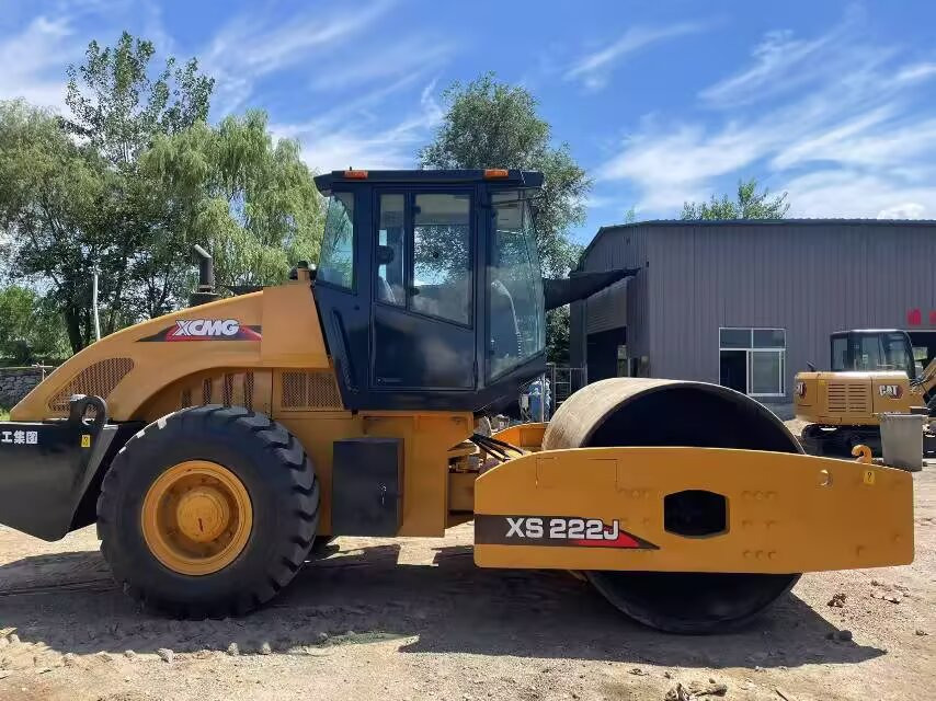 XCMG XS222J XS223J XS263J - مدحلة اسفلت: صورة 3 XCMG XS222J XS223J XS263J - مدحلة اسفلت: صورة 3