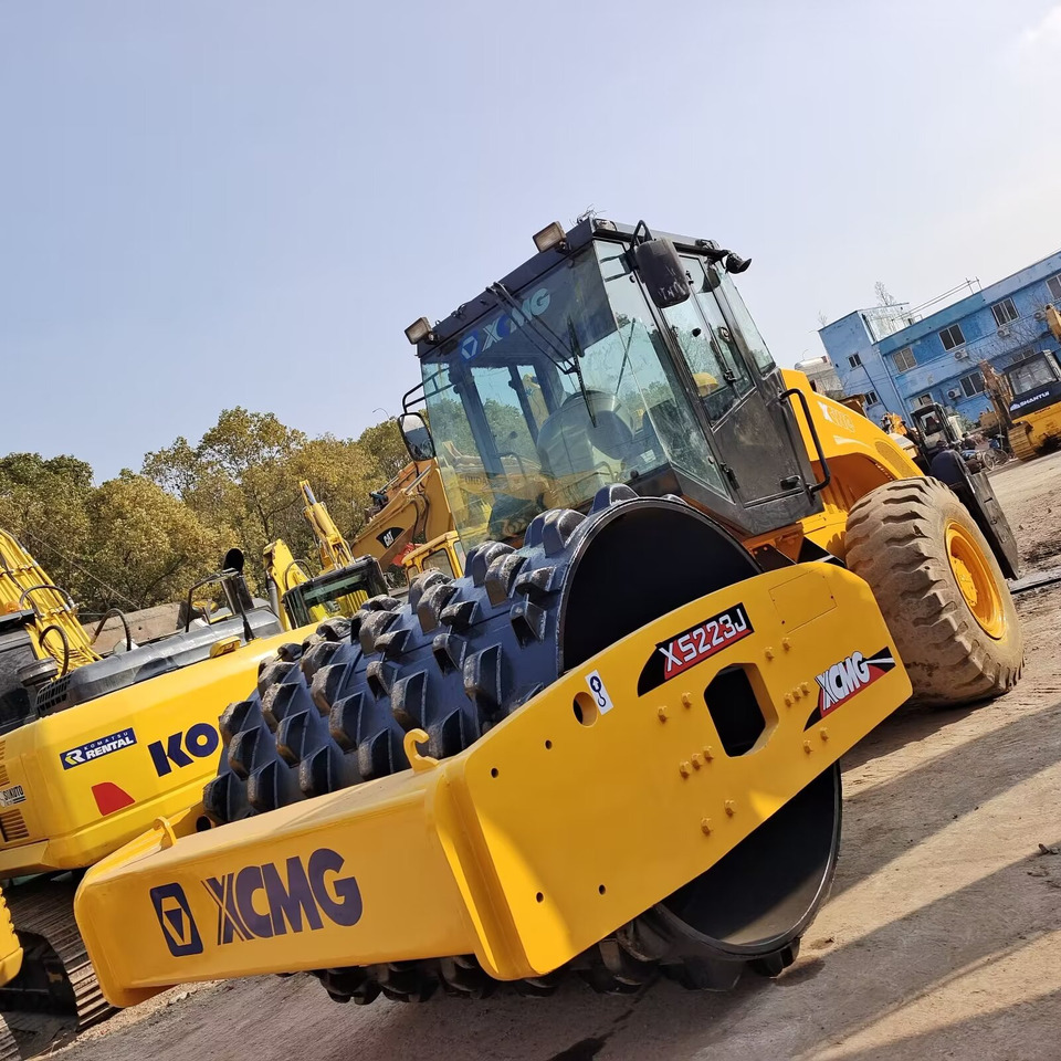 XCMG XS223J Goat Horn Vibratory Roller Compactor - مدحلة اسفلت: صورة 5 XCMG XS223J Goat Horn Vibratory Roller Compactor - مدحلة اسفلت: صورة 5