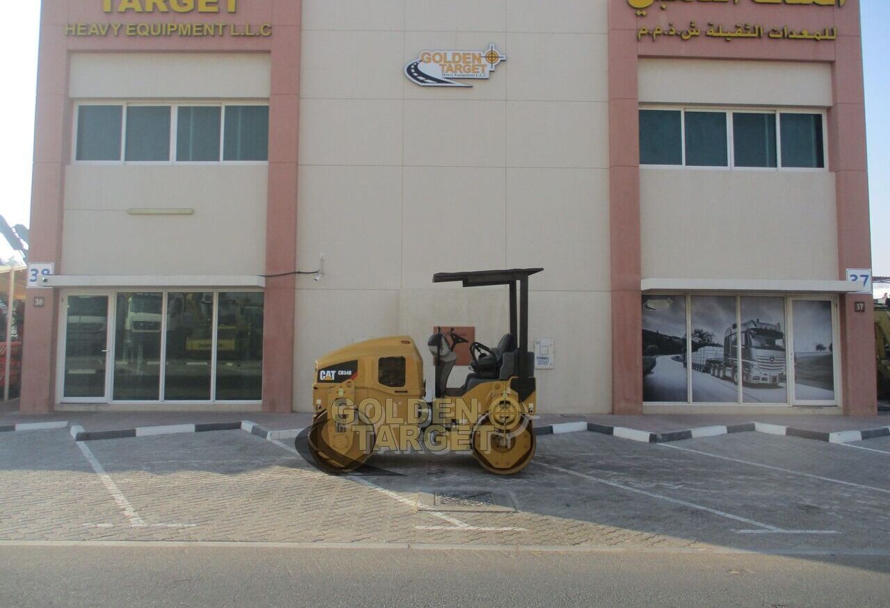 Caterpillar CB34B Double Drum Roller - مدحلة اسفلت: صورة 4 Caterpillar CB34B Double Drum Roller - مدحلة اسفلت: صورة 4