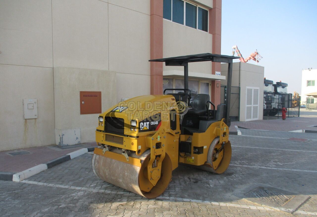Caterpillar CB34B Double Drum Roller - مدحلة اسفلت: صورة 2 Caterpillar CB34B Double Drum Roller - مدحلة اسفلت: صورة 2