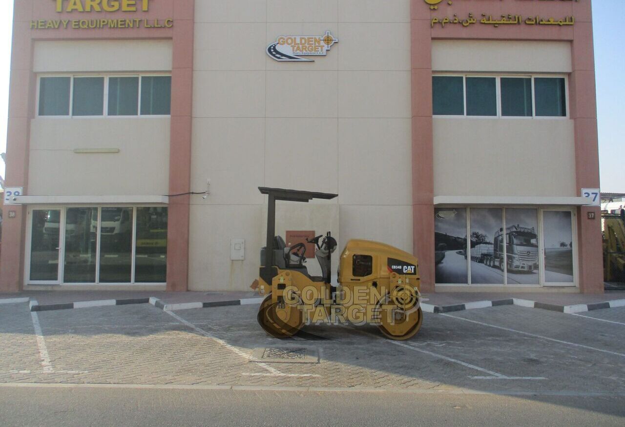 Caterpillar CB34B Double Drum Roller - مدحلة اسفلت: صورة 5 Caterpillar CB34B Double Drum Roller - مدحلة اسفلت: صورة 5
