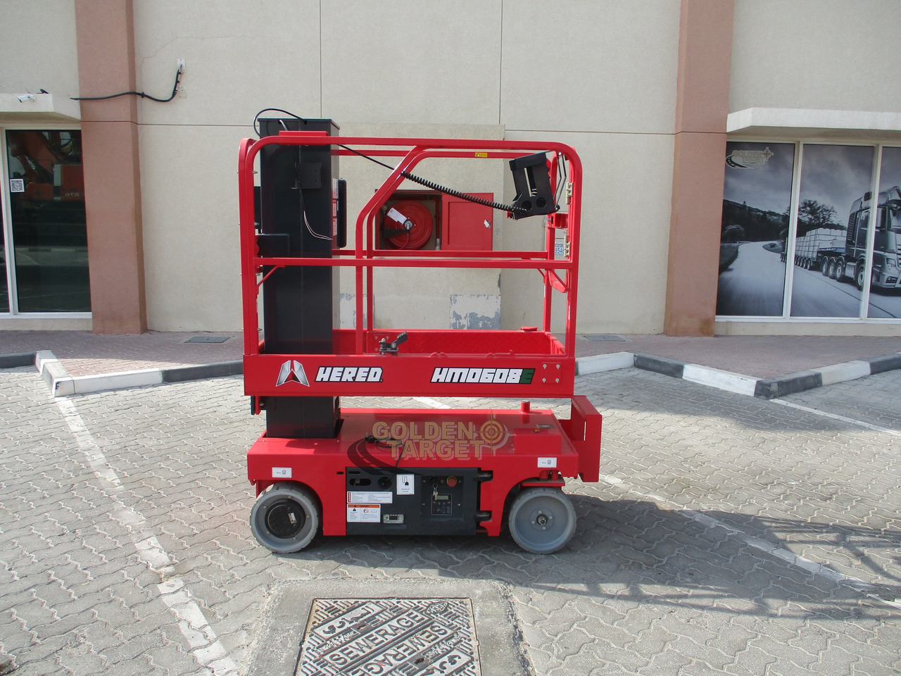 Hered HM0608E Vertical Mast Lift - رافعة هيدروليكية مقصية: صورة 5 Hered HM0608E Vertical Mast Lift - رافعة هيدروليكية مقصية: صورة 5