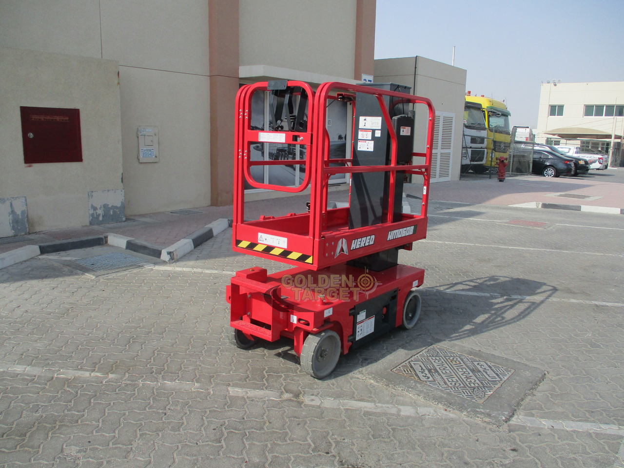 Hered HM0608E Vertical Mast Lift - رافعة هيدروليكية مقصية: صورة 2 Hered HM0608E Vertical Mast Lift - رافعة هيدروليكية مقصية: صورة 2