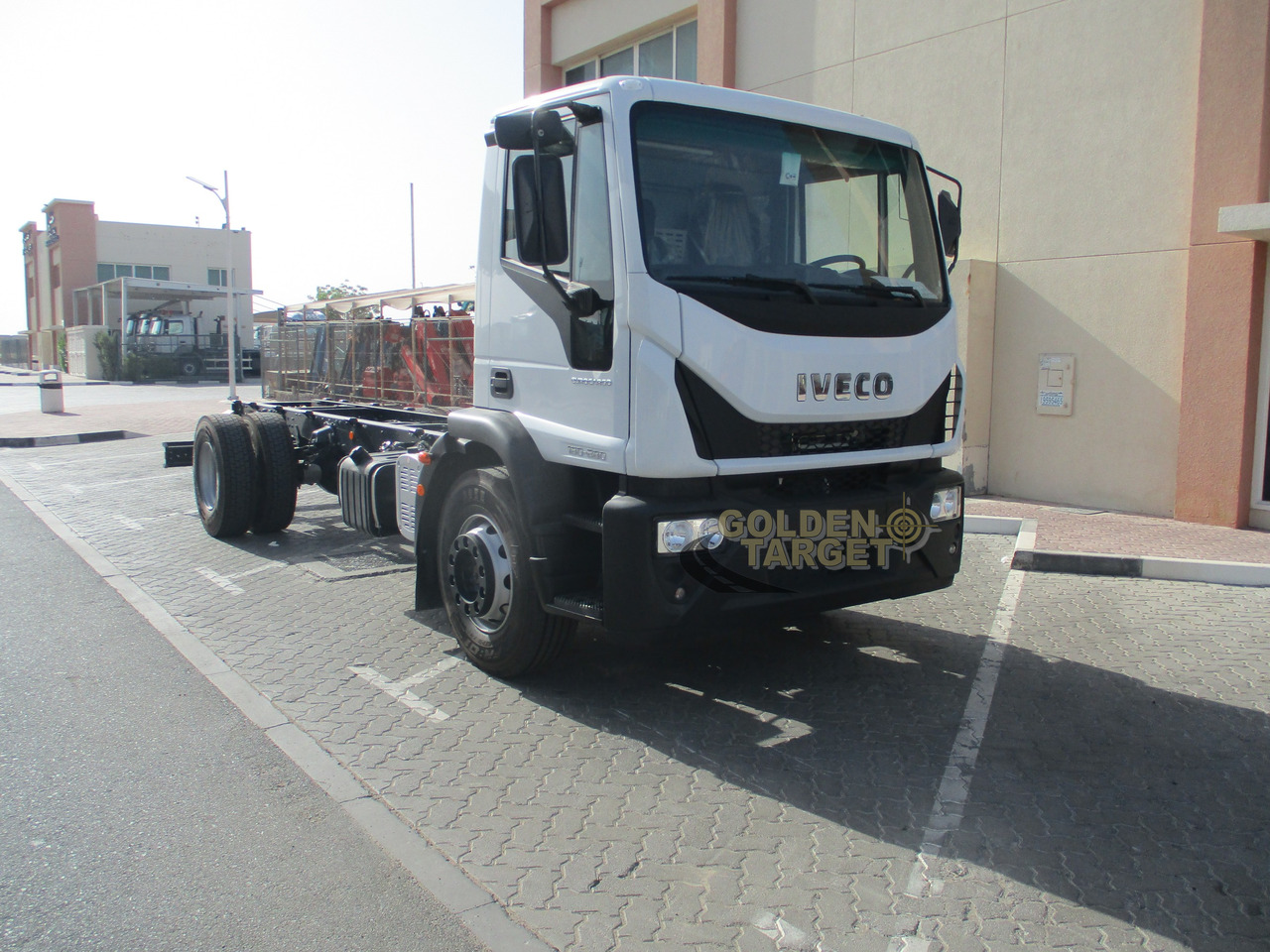 IVECO EUROCARGO 180E28 4x2 Chassis - شاحنة هيكل كابينة: صورة 1 IVECO EUROCARGO 180E28 4x2 Chassis - شاحنة هيكل كابينة: صورة 1