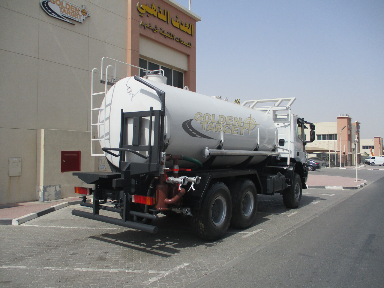 IVECO TRAKKER 380 6x6 Tanker - شاحنة صهريج: صورة 3 IVECO TRAKKER 380 6x6 Tanker - شاحنة صهريج: صورة 3