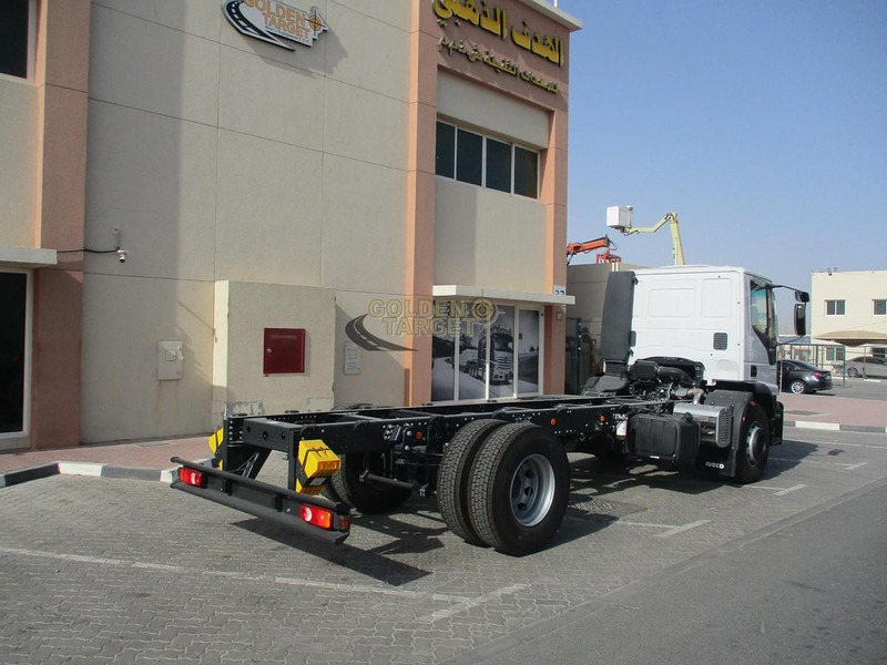 Iveco EUROCARGO 180E28 - نصف مقطورة شاسيه: صورة 3 Iveco EUROCARGO 180E28 - نصف مقطورة شاسيه: صورة 3