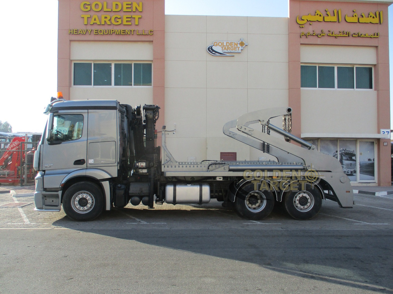 شاحنة نقل المخلفات MERCEDES-BENZ 2642 6×2 DOUBLE SKIP LOADER with HIAB Crane: صورة 6