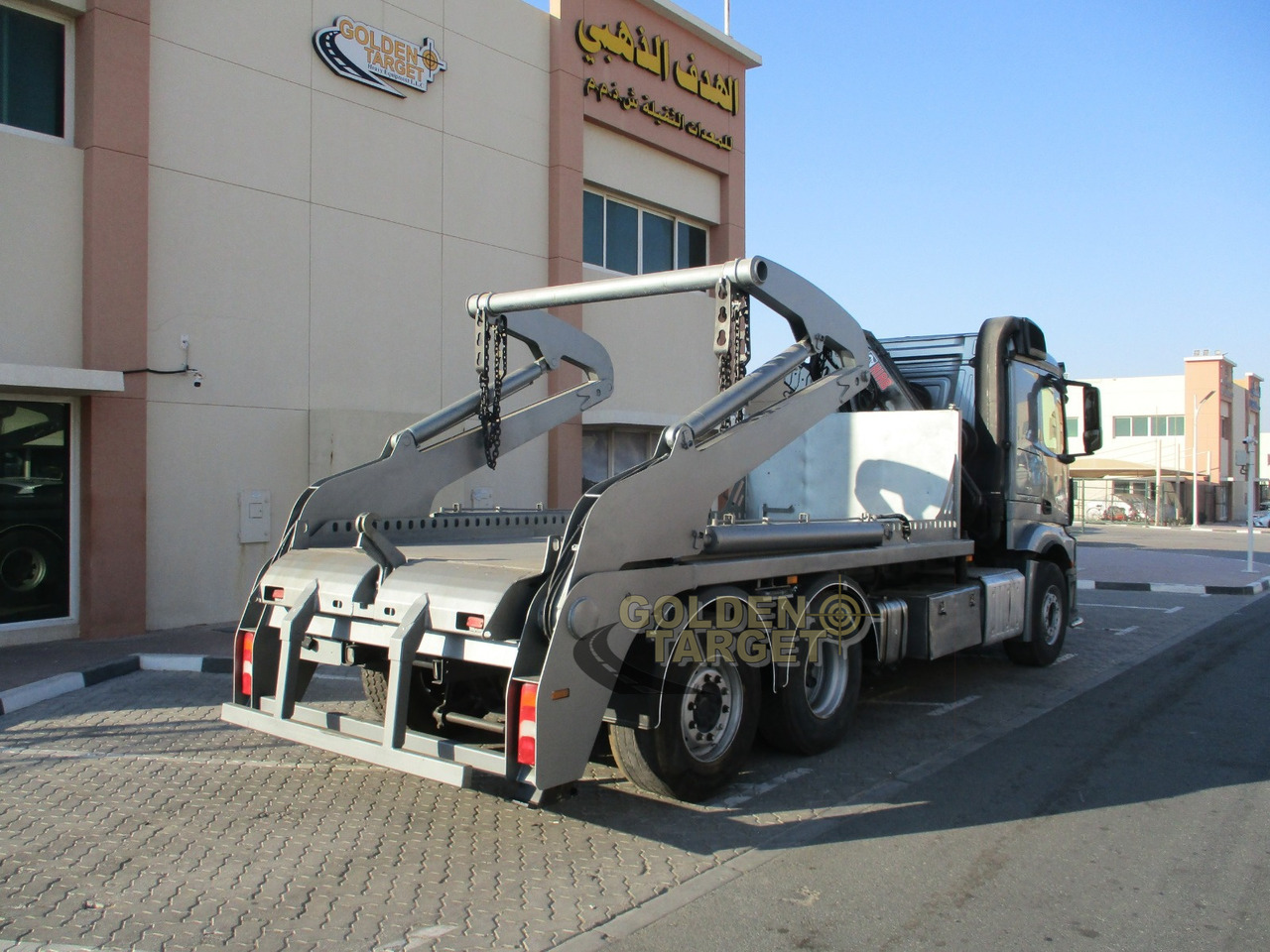 MERCEDES-BENZ 2642 6×2 DOUBLE SKIP LOADER with HIAB Crane - شاحنة نقل المخلفات: صورة 3 MERCEDES-BENZ 2642 6×2 DOUBLE SKIP LOADER with HIAB Crane - شاحنة نقل المخلفات: صورة 3