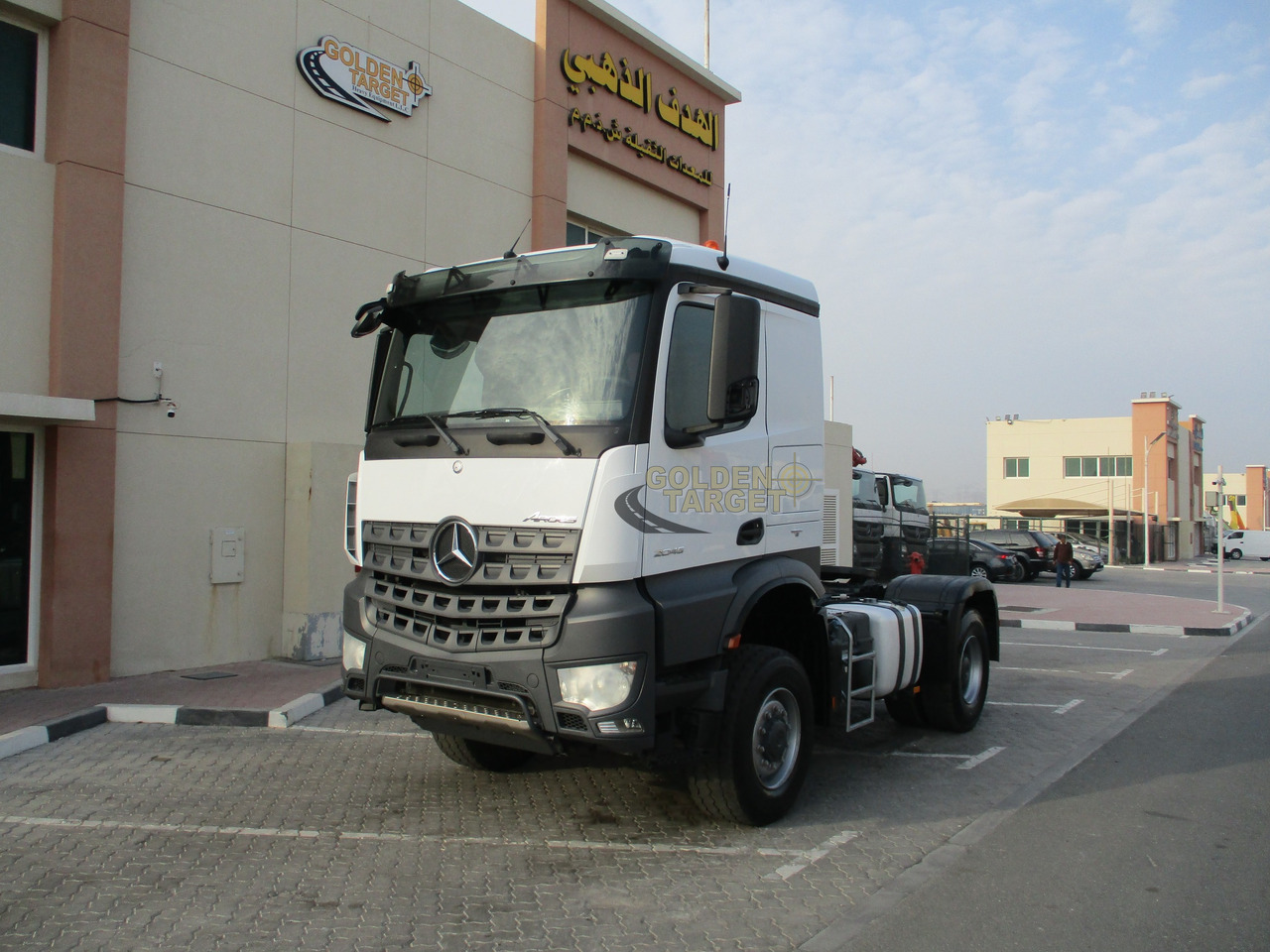 Mercedes-Benz Actros 2045 4x4 Head Truck - وحدة جر: صورة 2 Mercedes-Benz Actros 2045 4x4 Head Truck - وحدة جر: صورة 2