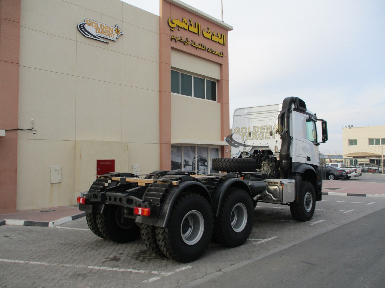 Mercedes-Benz Arocs 3342 6x6 Head Truck - وحدة جر: صورة 3 Mercedes-Benz Arocs 3342 6x6 Head Truck - وحدة جر: صورة 3