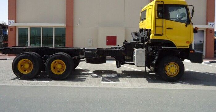 Nissan UD CZ4YL 6x6 Chassis Truck - شاحنة هيكل كابينة: صورة 3 Nissan UD CZ4YL 6x6 Chassis Truck - شاحنة هيكل كابينة: صورة 3